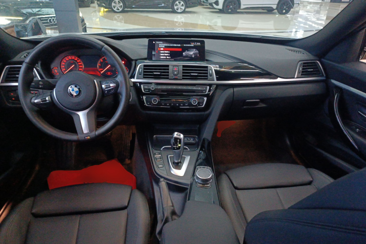 宝马3系GT 2019款 320i M运动套装中控内饰12