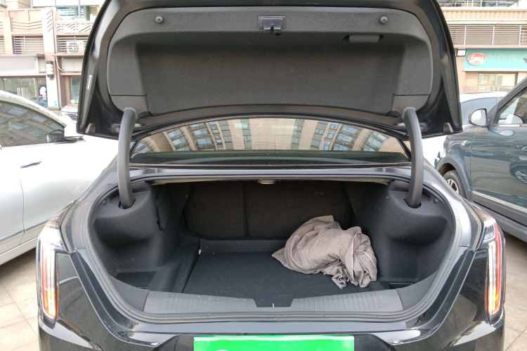 凯迪拉克CT4 2021款 28T 风尚型机舱底盘23