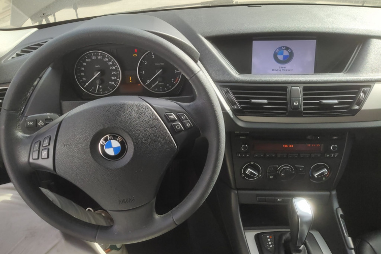 宝马X1 2013款 sDrive18i 时尚型中控内饰7002