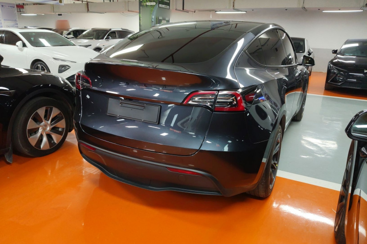 特斯拉 Model Y 2024款 后轮驱动版车身外观6005