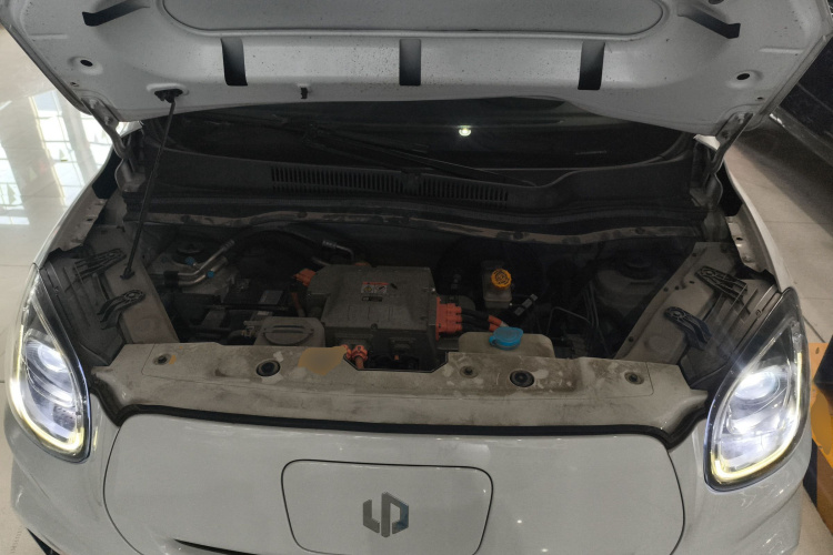 零跑汽车 零跑T03 2022款 炫晶版机舱底盘24