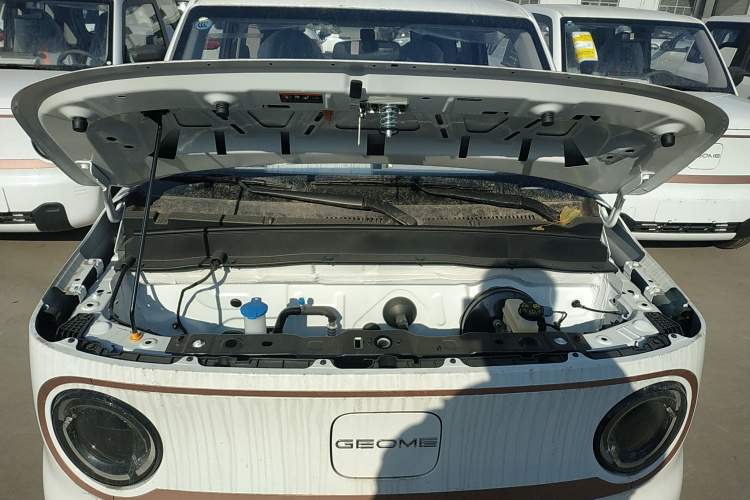 吉利银河 2024款 熊猫mini 200km 耐力熊机舱底盘24