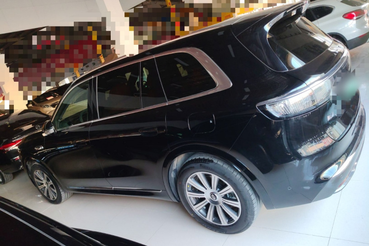 鸿蒙智行 问界M8 2025款 增程 Max版 37kWh 5座版车身外观4