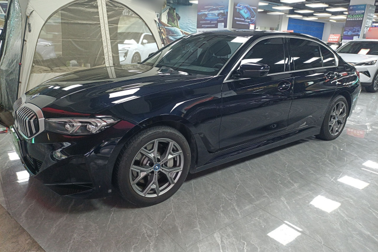 宝马i3 2022款 eDrive 35 L车身外观4