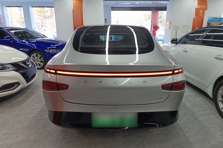 小鹏P7 2023款 P7i 702 Max车身外观6