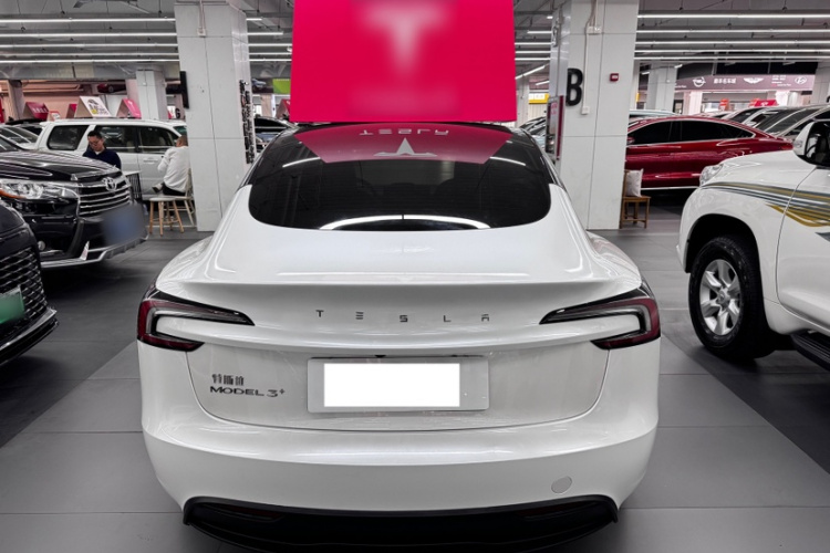 特斯拉 Model 3 2023款 长续航全轮驱动版车身外观6005