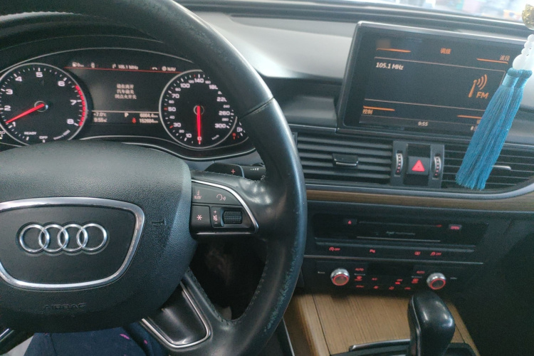 奥迪A6L 2018款 30周年年型 30 FSI 风尚型中控内饰12