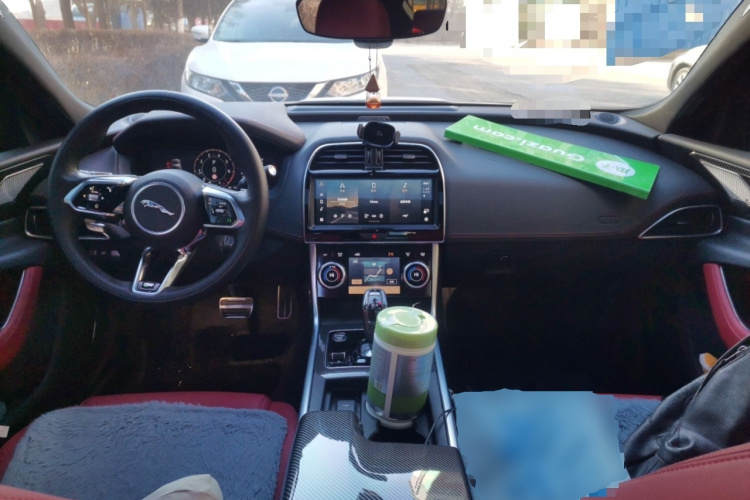 捷豹XEL 2024款 2.0T 250PS R-DYNAMIC S耀黑运动版中控内饰12
