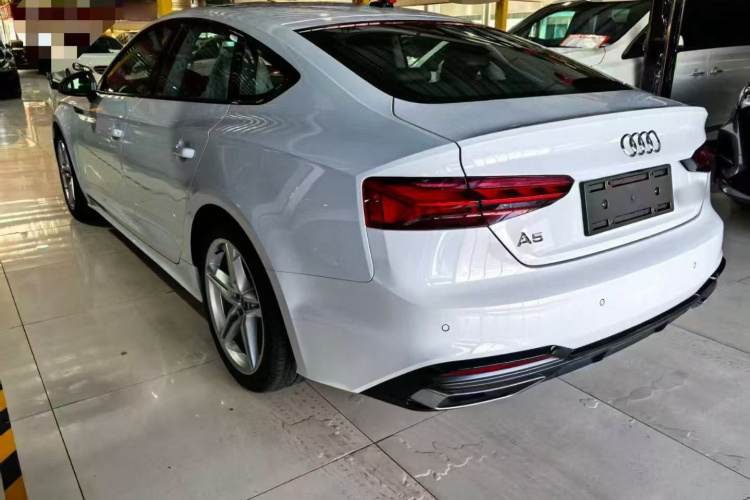 奥迪A5 2024款 Sportback 40 TFSI 时尚动感型车身外观6007