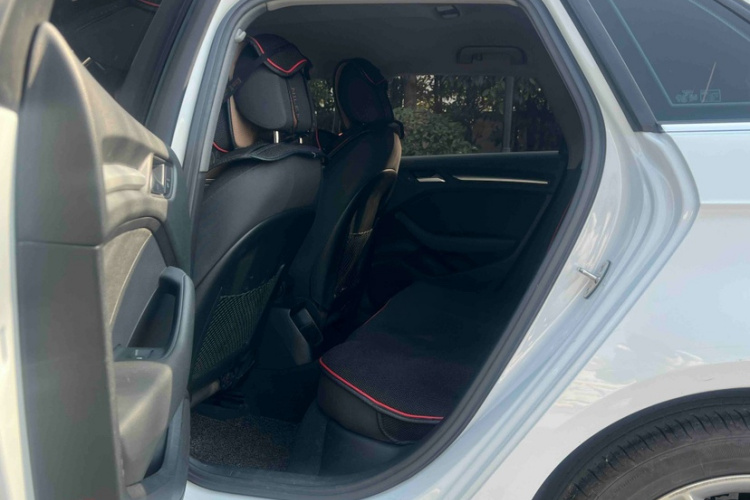 奥迪A3 2018款 30周年年型 Sportback 35 TFSI 进取型中控内饰7004