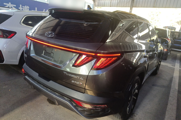 现代 2023款 途胜L 1.5T 自动两驱GLX精英版车身外观7