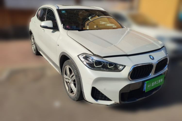 宝马X2 2020款 sDrive25i 领先型M越野套装车身外观3