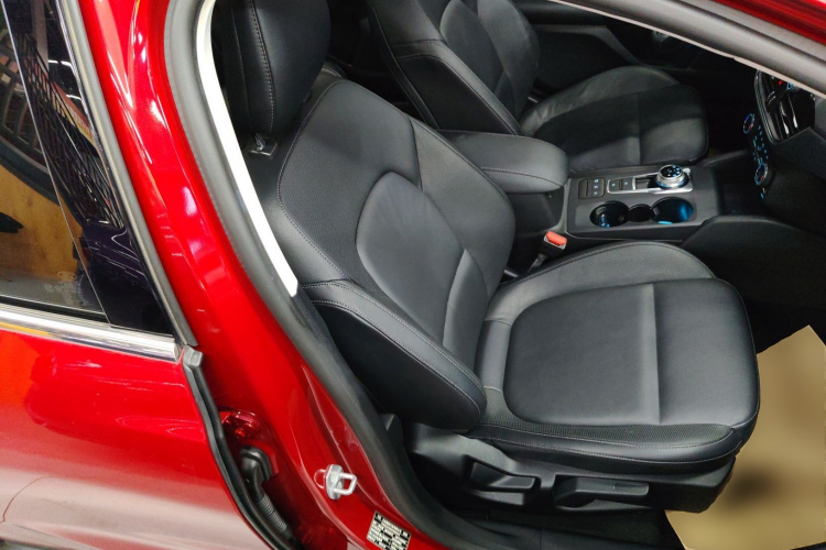 福特 福克斯 2020款 两厢 EcoBoost 180 自动锋耀型局部细节41