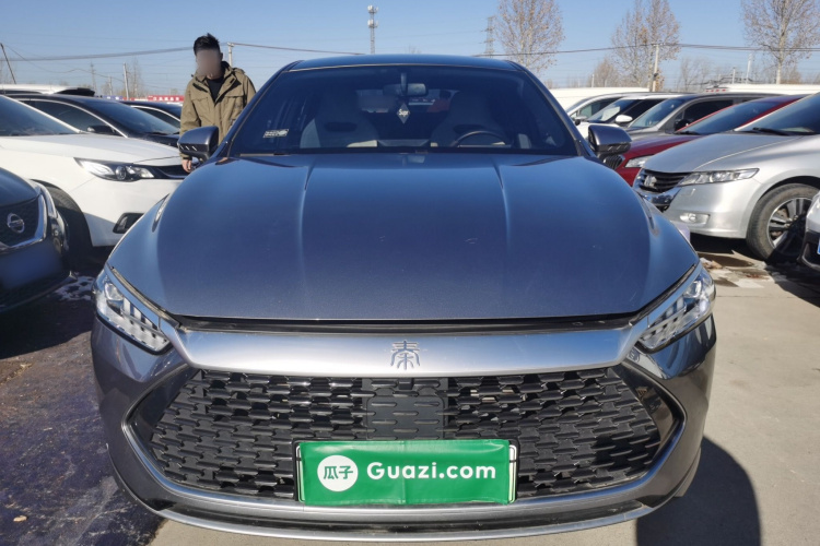 比亚迪 秦PLUS 2024款 荣耀版 DM-i 55KM领先型车身外观2