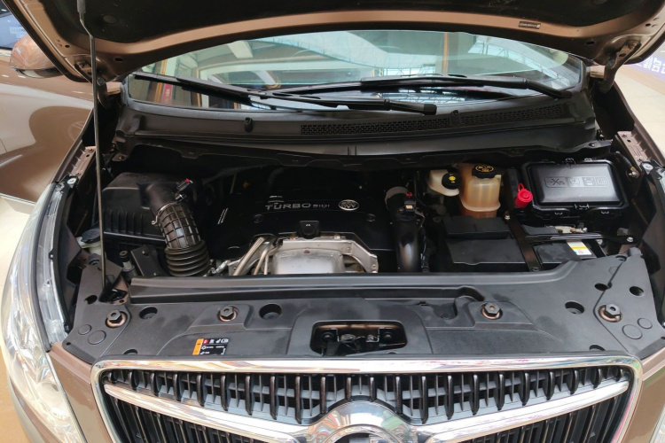 别克GL8 2018款 28T 尊贵型 国VI机舱底盘24