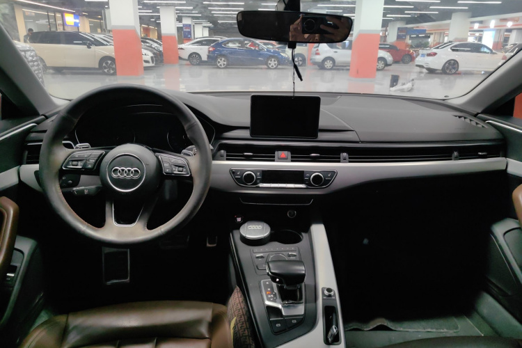 奥迪A5 2017款 Sportback 45 TFSI 时尚型中控内饰7002