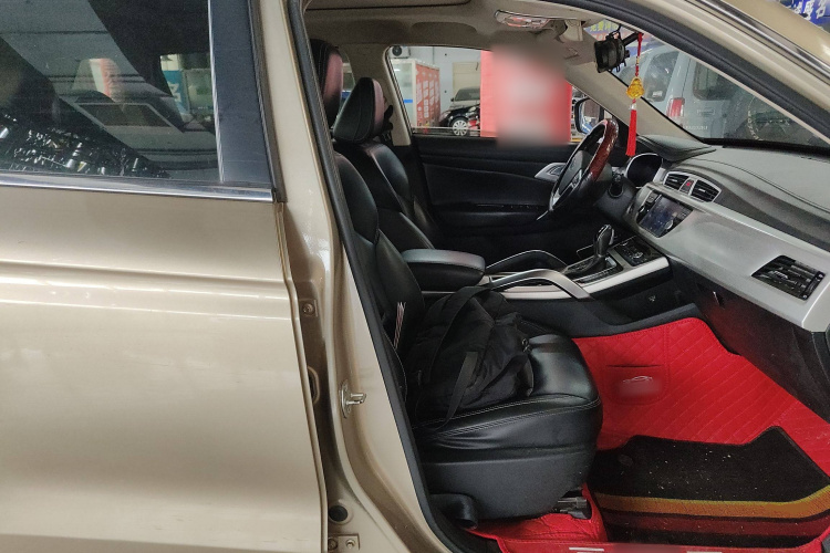 吉利汽车 博越 2018款 1.8TD 自动两驱智联型4G互联版局部细节41