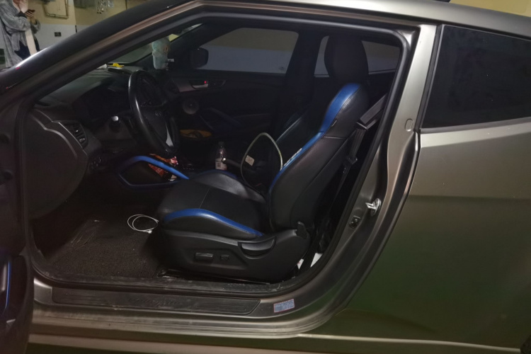 现代 Veloster飞思 2015款 1.6T 自动豪华版中控内饰21