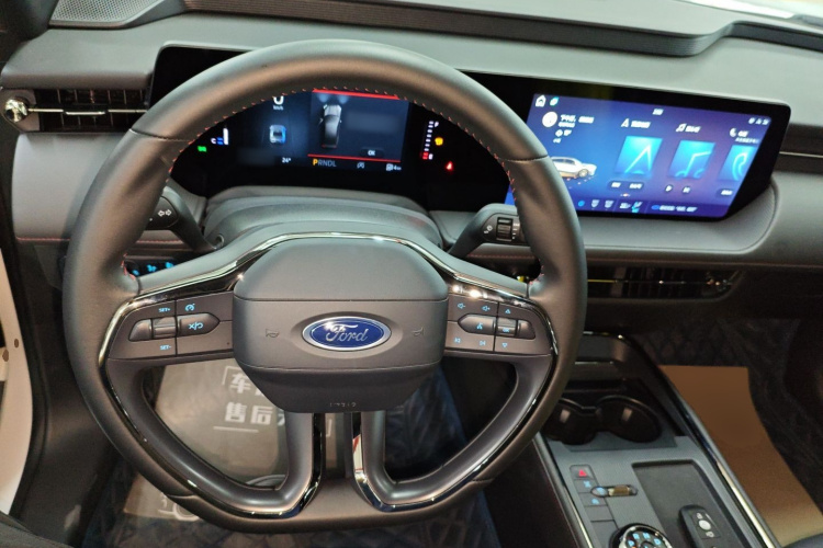 福特 蒙迪欧 2023款 EcoBoost 180 舒雅型中控内饰7002