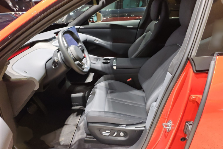 小米汽车 小米YU7 2025款 超长续航高性能四驱Max版局部细节19