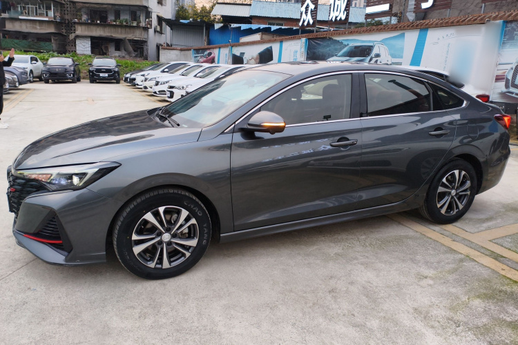 长安 逸动 2022款 PLUS 蓝鲸NE 1.4T GDI DCT尊贵版车身外观6003