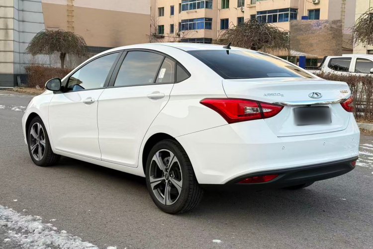 奇瑞 艾瑞泽5 2019款 改款PRO 1.5L CVT青春版 国VI车身外观6004