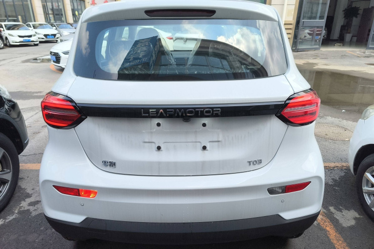 零跑汽车 零跑T03 2024款 200轻享版车身外观6