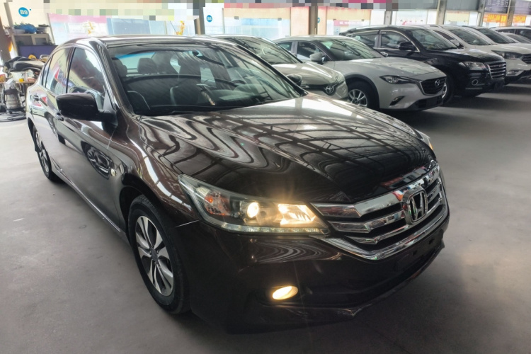 本田 雅阁 2015款 2.0L LX 舒适版车身外观3