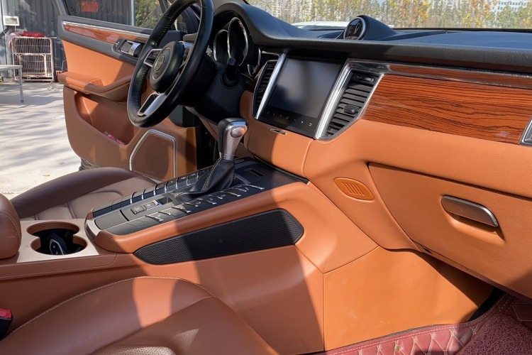 众泰SR9 2017款 2.0T 自动极致之梦版中控内饰7009