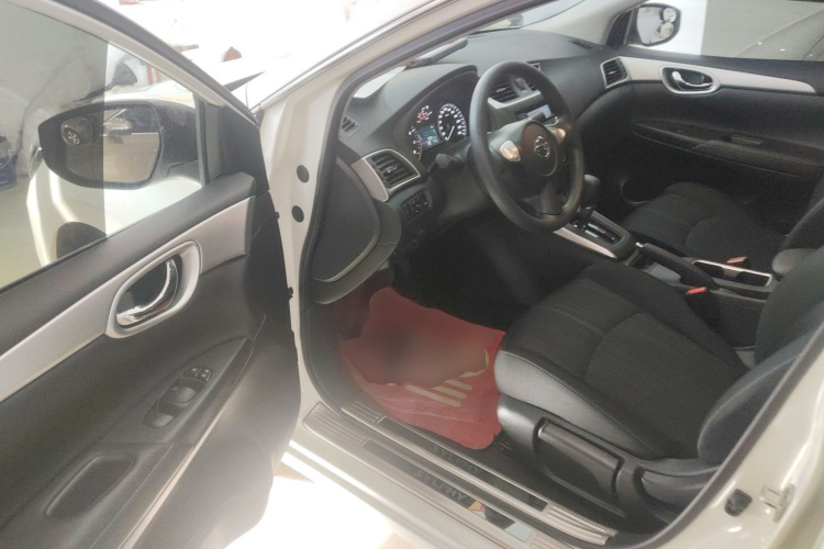 日产 轩逸 2024款 经典 1.6XE CVT舒适版中控内饰7003