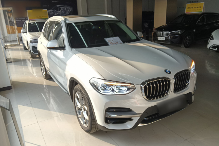 宝马X3 2021款 xDrive28i 豪华套装车身外观3