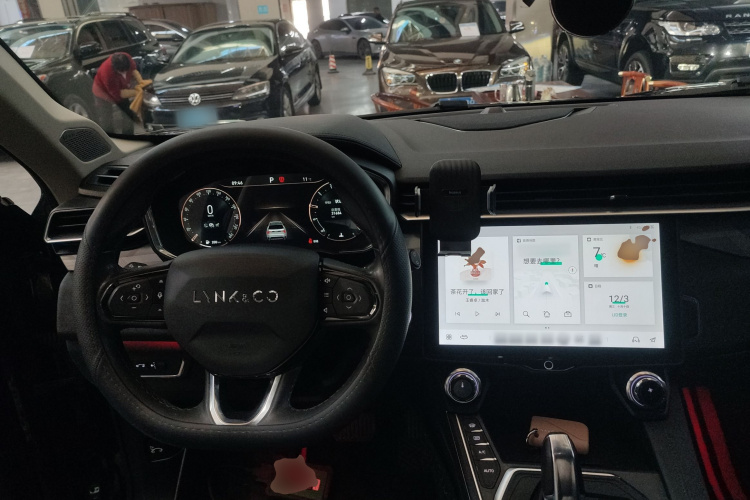 领克01 2021款 2.0TD 两驱型Pro中控内饰12