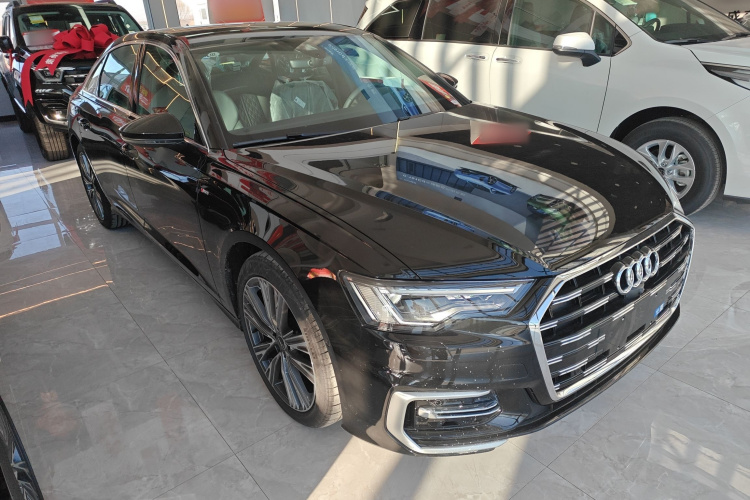 奥迪A6L 2025款 45 TFSI 臻选动感型车身外观3