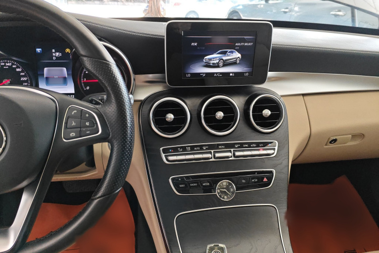 奔驰C级 2015款 C 200 L 运动型局部细节16