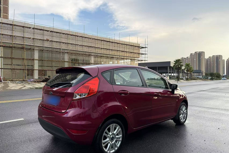 福特 嘉年华 2013款 两厢 1.5L 自动时尚型车身外观6004