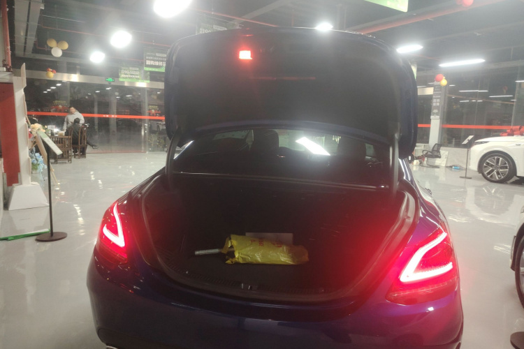 奔驰C级 2020款 C 260 运动版局部细节23