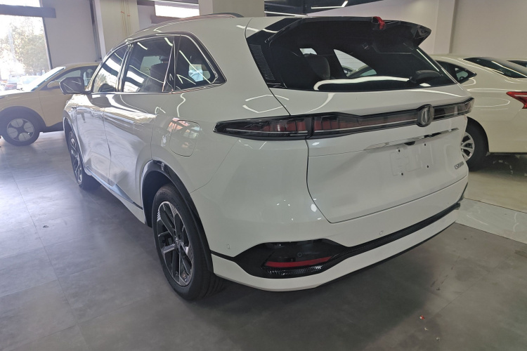 长安CS75 PLUS 2025款 第四代 1.5T 新蓝鲸 智慧旗舰型车身外观6004