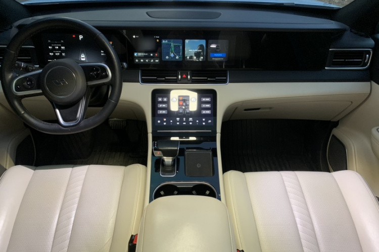 理想汽车 理想ONE 2020款 增程6座版中控内饰7003