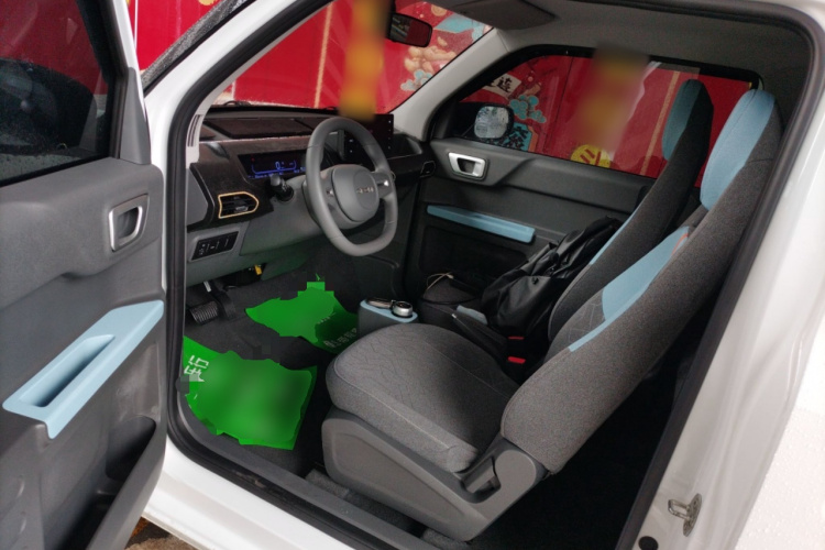 吉利银河 2023款 熊猫mini 120km 超萌熊中控内饰20