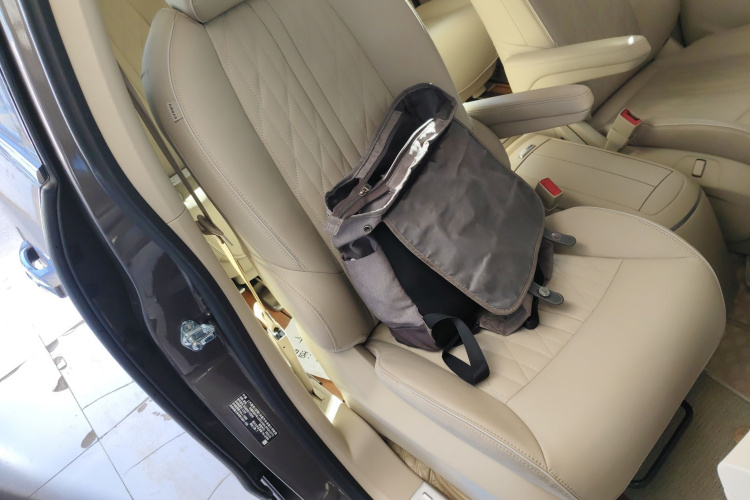 别克GL8 2023款 改款 陆上公务舱 豪华型局部细节41