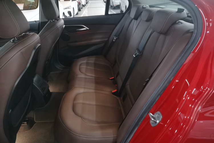 宝马1系 2020款 120i M运动套装中控内饰7004