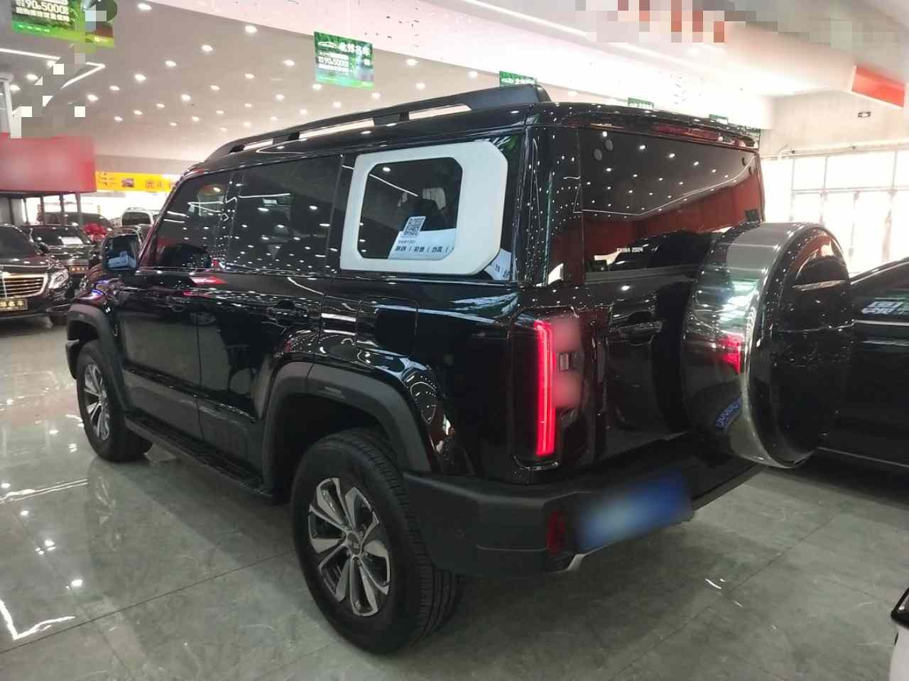 北京越野 北京BJ40 2024款 2.0T 全新城市猎人版 至尊型(3)
