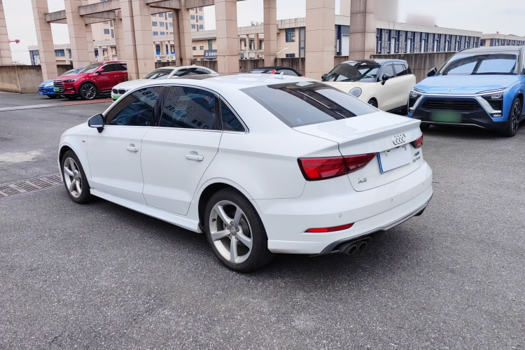 奥迪A3 2018款 30周年年型 Limousine 35 TFSI 时尚型车身外观6006