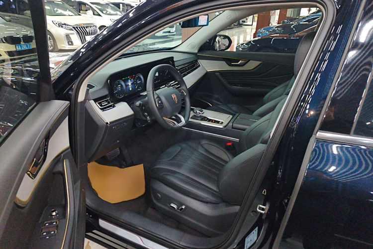 红旗HS5 2025款 2.0T 两驱60万辆纪念版中控内饰20