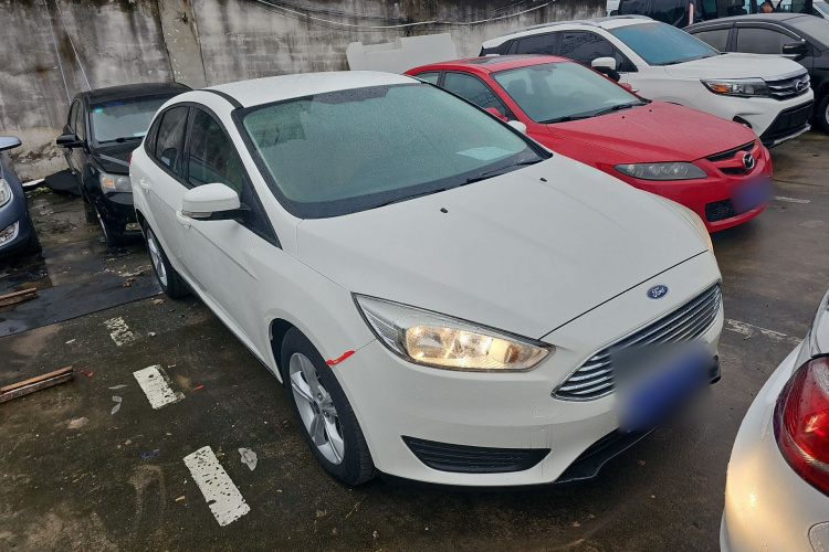 福特 福克斯 2018款 三厢经典 1.6L 自动舒适型智行版车身外观6002