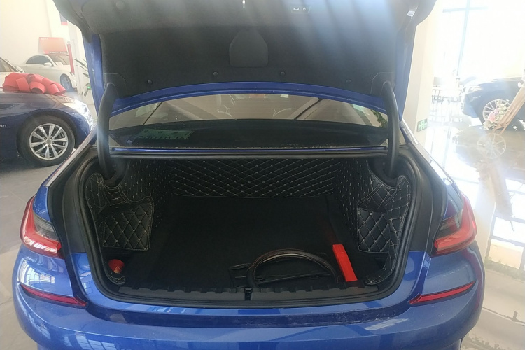 宝马3系 2022款 325Li M运动套装机舱底盘23