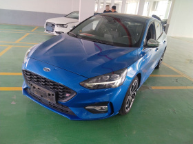 福特 福克斯 2020款 三厢 EcoBoost 180 自动ST Line