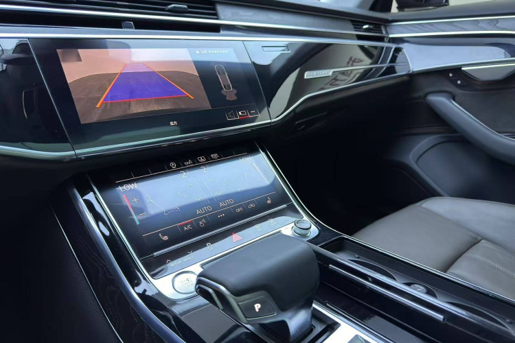 奥迪A8 2018款 A8L 55 TFSI quattro投放版精英型中控内饰7003