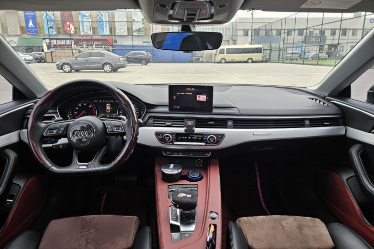奥迪A5 2019款 Sportback 40 TFSI 时尚型中控内饰7005