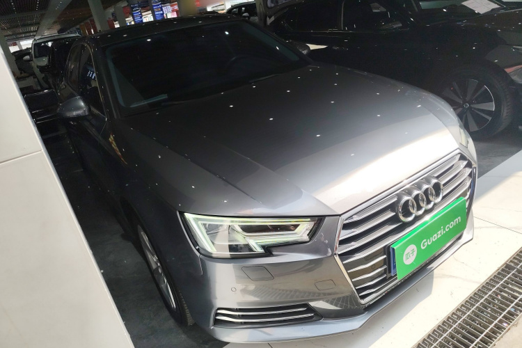 奥迪A4L 2018款 30周年年型 40 TFSI 进取型车身外观3